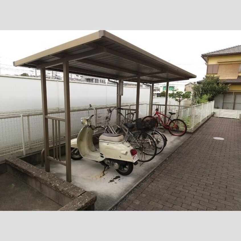  名鉄名古屋本線/前後駅 バス10分石塚公園下車:停歩2分 1階 築16年