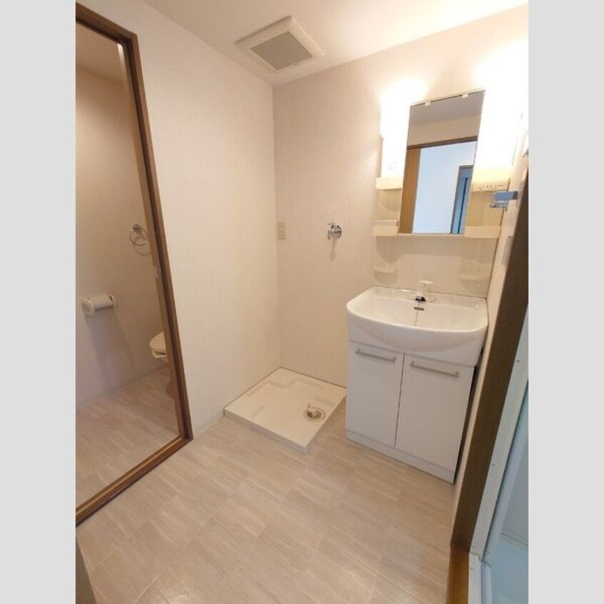  カーサコモダ新舞子　B