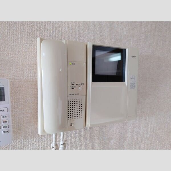  カーサコモダ新舞子　B