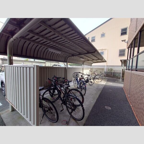  カーサコモダ新舞子　B