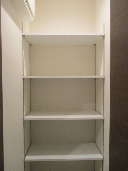 ※写真は同じマンションの違う部屋のものになります。 グランルクレ新栄ウエスト