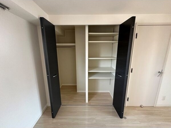  名古屋市営地下鉄東山線/新栄町駅 徒歩6分 8階 築12年