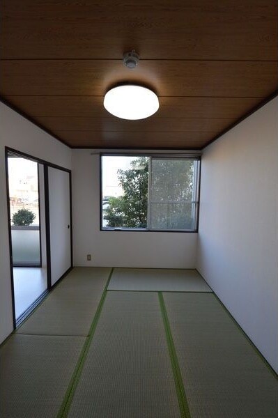  名古屋臨海高速鉄道<あおなみ線>/南荒子駅 徒歩12分 1階 築36年