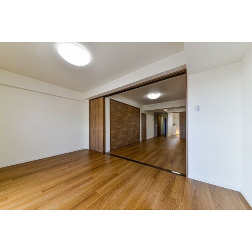 ※写真は同じマンションの違う部屋のものになります。 シーズンコート本陣通