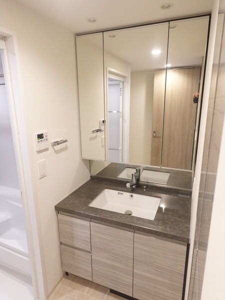  名古屋市営地下鉄桜通線/久屋大通駅 徒歩2分 3階 築1年