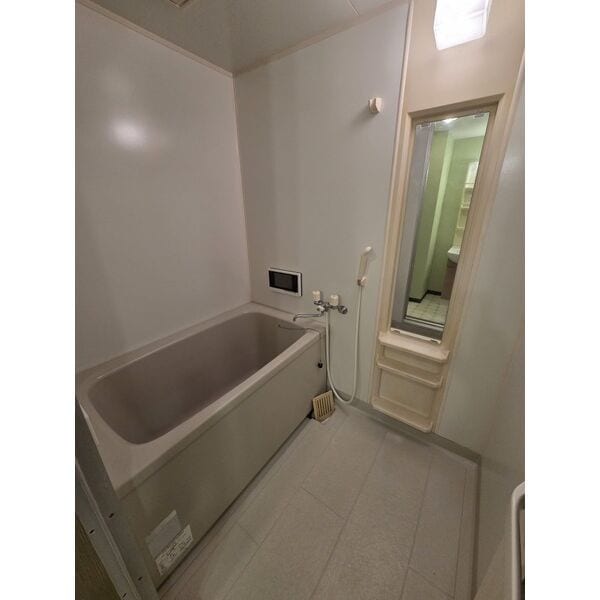 室内写真は別部屋の写真です。 リンデンバウムJ3