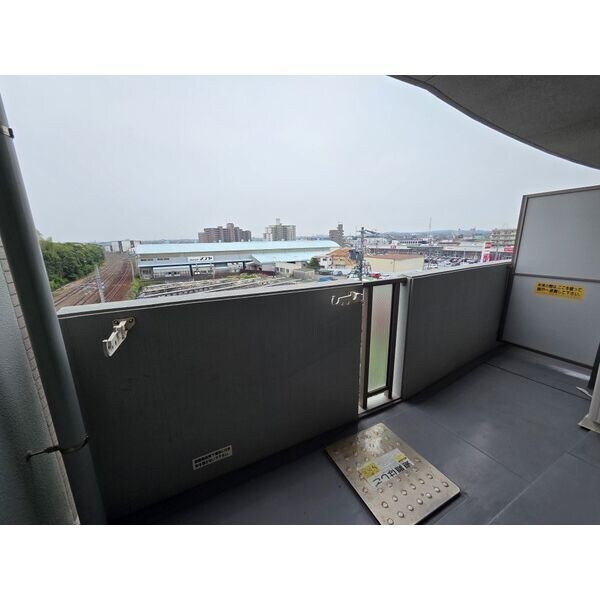 室内写真は別部屋の写真です。 リンデンバウムJ3