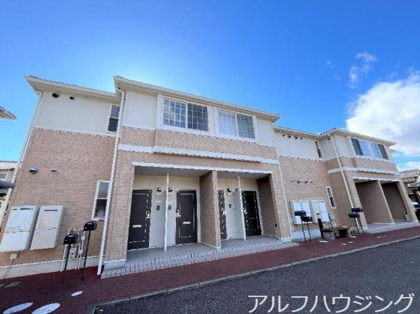 外観写真（昼） エルシティ　オリビア（ＥＬＬＥ　ＣＩＴＹ　ＯＬＩＶＩＡ）