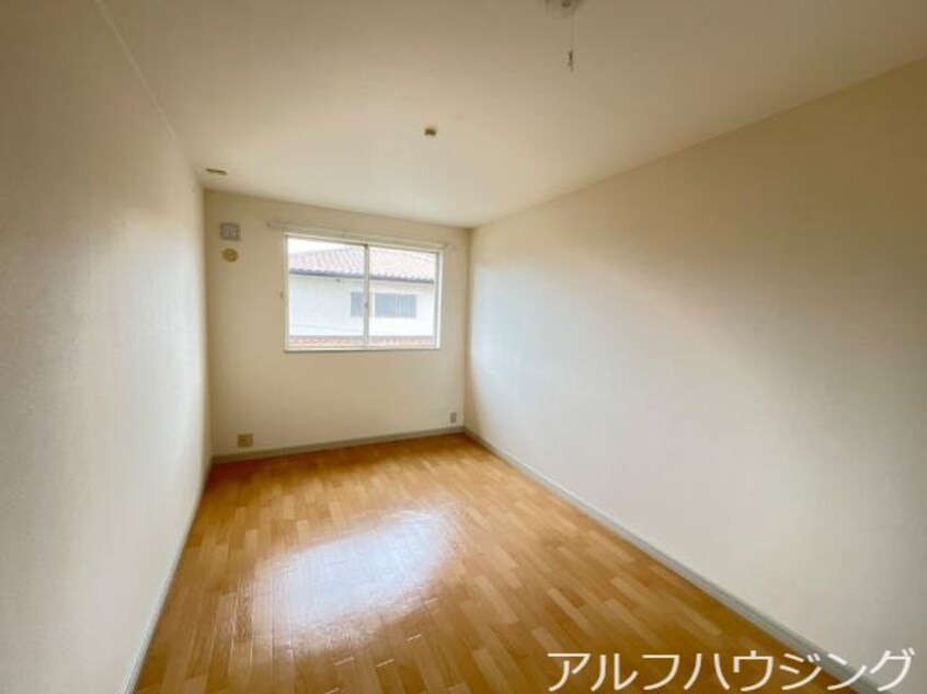 南洋間 エルシティ　オリビア（ＥＬＬＥ　ＣＩＴＹ　ＯＬＩＶＩＡ）