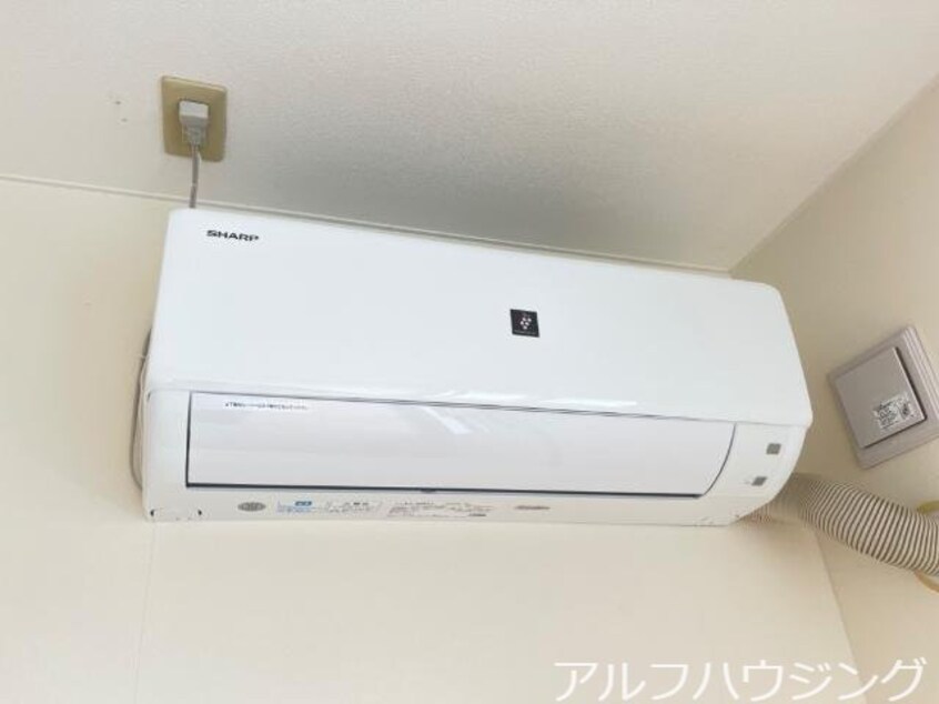 エアコン エルシティ　オリビア（ＥＬＬＥ　ＣＩＴＹ　ＯＬＩＶＩＡ）