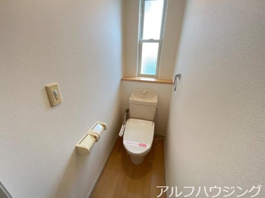 シャワー付トイレ エルシティ　オリビア（ＥＬＬＥ　ＣＩＴＹ　ＯＬＩＶＩＡ）