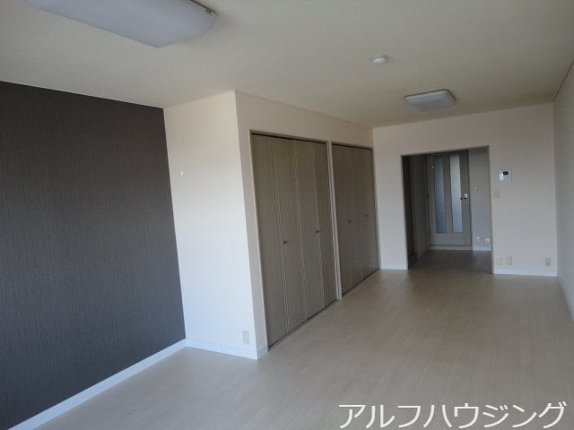 洋室 タウンロイヤル