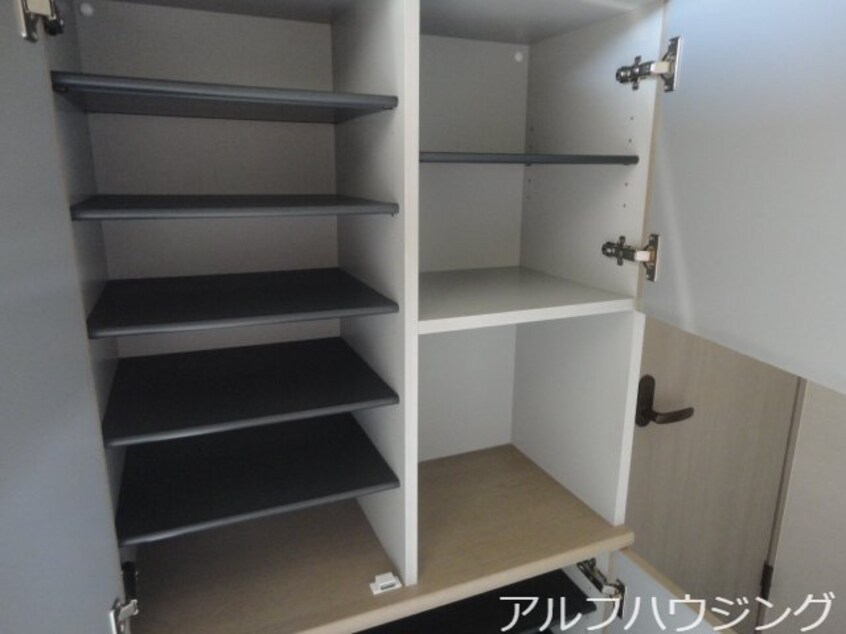 玄関　収納 タウンロイヤル