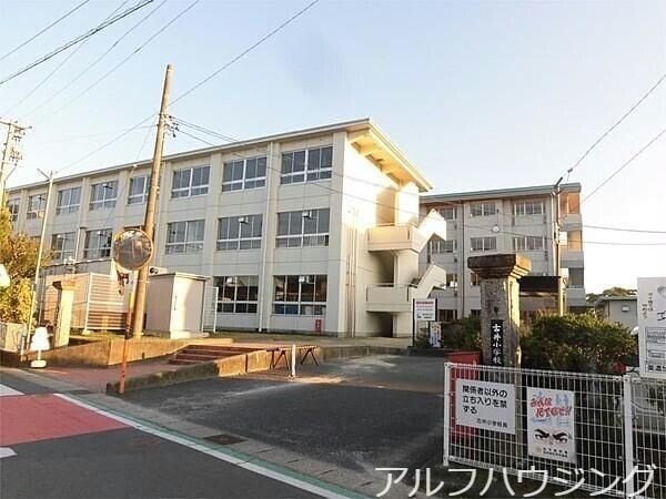 美濃加茂市立古井小学校(小学校)まで562m ひつじやハイツB棟