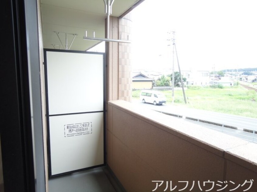 ベランダ(反転） オアシス　ヒロミ（Ｏａｓｉｓ　Ｈｉｒｏｍｉ）