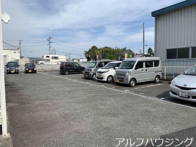 駐車場 リバーサイドかわい