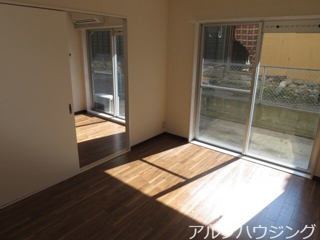  リバーサイド弐番館