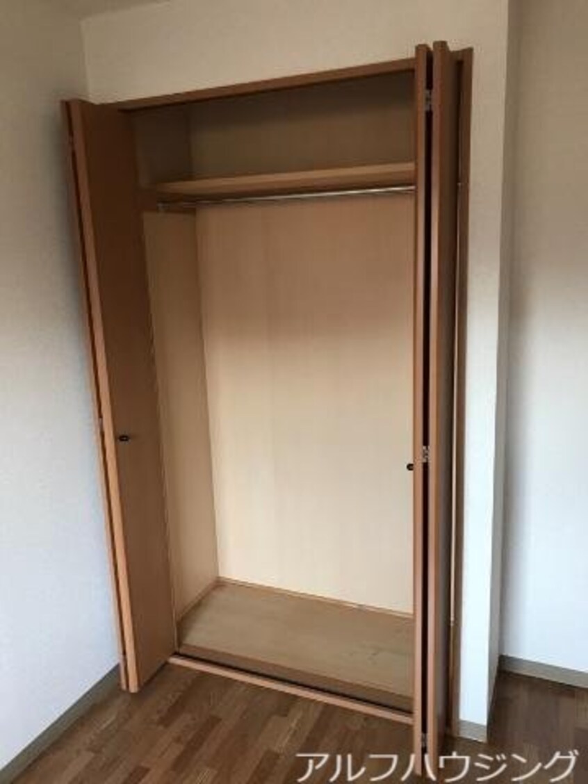 北洋室クローゼット カーサ・グラシア