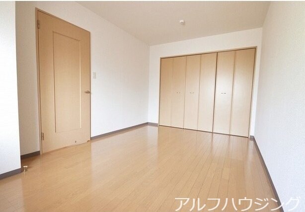  アムール　アドニス