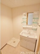  アムール　アドニス