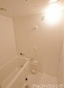  アムール　アドニス