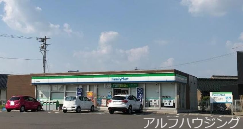 ファミリーマート可児桜町店(コンビニ)まで253m オアシス　ヒロミ（Ｏａｓｉｓ　Ｈｉｒｏｍｉ）