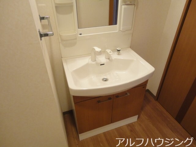 洗髪洗面化粧台 サンタプレイス弐番館（ＳＡＮＴＡ　ＰＬＡＣＥ　弐番館）