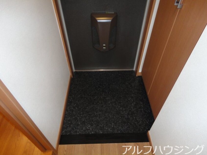 玄関 サンタプレイス弐番館（ＳＡＮＴＡ　ＰＬＡＣＥ　弐番館）