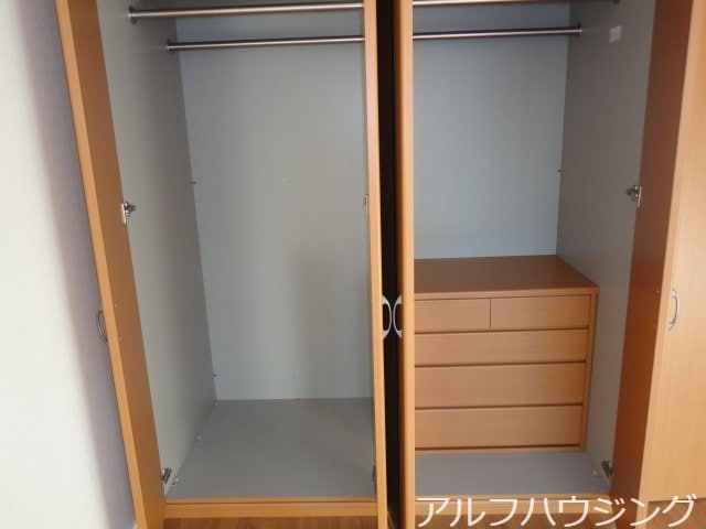 クローゼット エスポアール郷