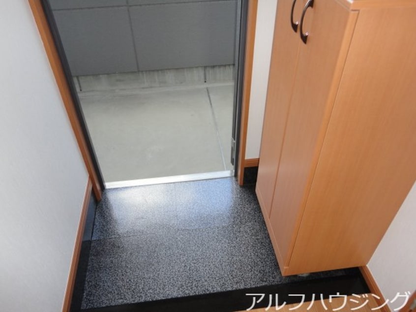 玄関 エスポアール郷