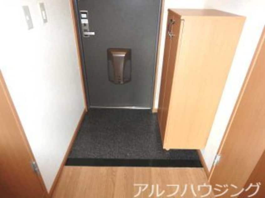 玄関 エスポアール郷