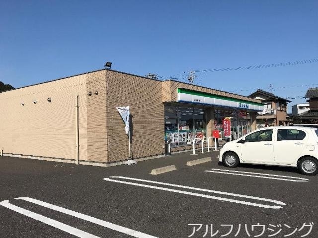 ファミリーマート坂祝町黒岩店(コンビニ)まで167m エスポアール郷