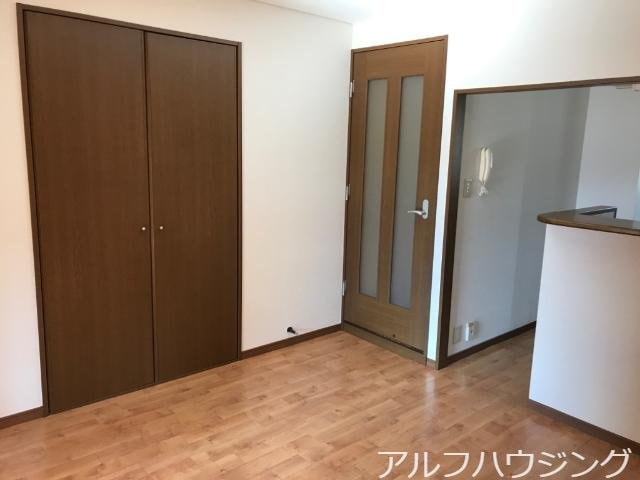 リビング クレストールイン