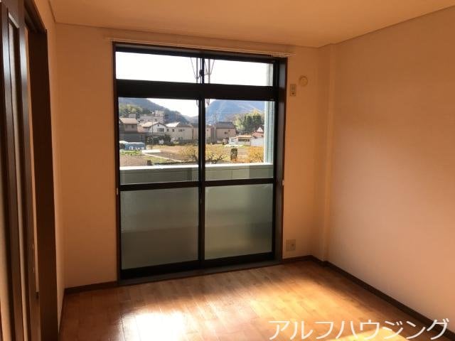 洋室 クレストールイン