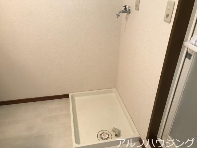 洗濯機置場 クレストールイン