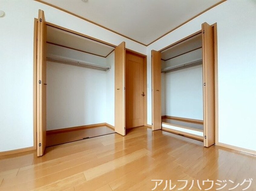  メゾン　アルカンシェルＡ