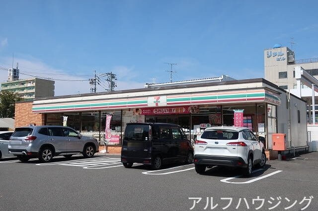 コメダ珈琲店(その他飲食（ファミレスなど）)まで750m ストロベリーハウス　Ａ