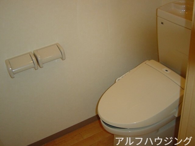 シャワー付トイレ シャトー　グレイス