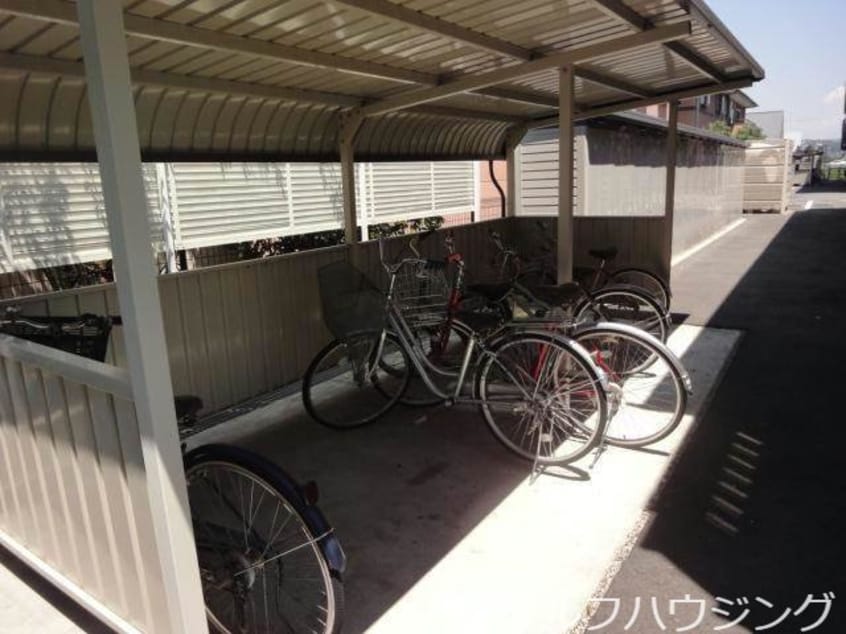 駐輪場 ルビーン・レオーネB