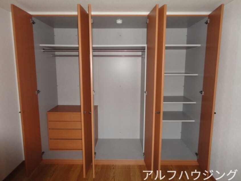 中洋室収納 フォレスト　青山