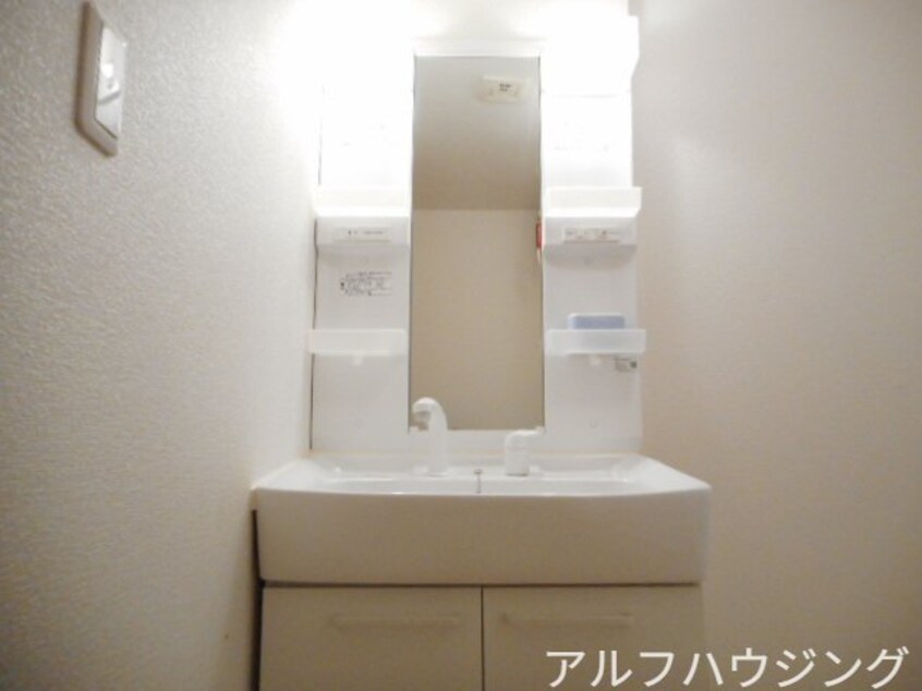  グリ－ンビュ－　ラクバル