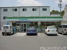 ファミリーマート多治見小名田店(コンビニ)まで489m イースタンハウス