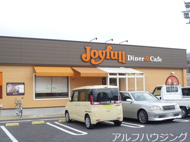 ファミリーマート(コンビニ)まで550m シーズン