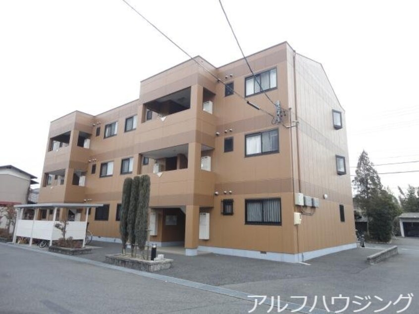 外観写真（昼） Ｅｖｅｒ　Ｇｒｅｅｎ