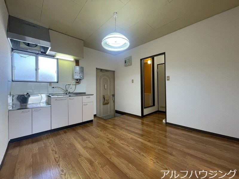  フォーブルイワイA