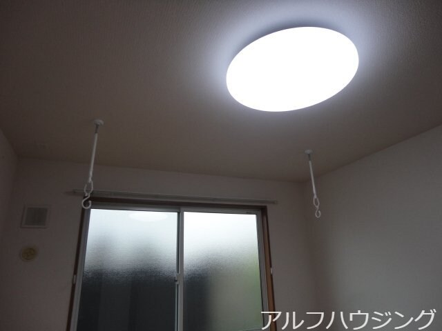 照明器具、室内物干し ソレイユ