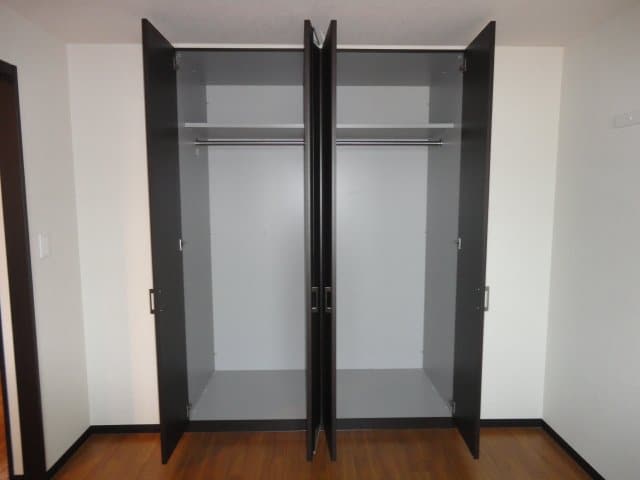 クローゼット（イメージ） アサヒ２０１１