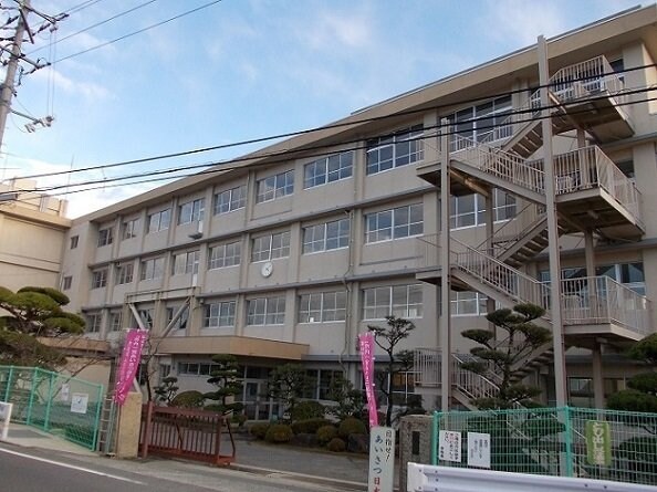 加茂中学校まで1100m サンロード福山Ｂ