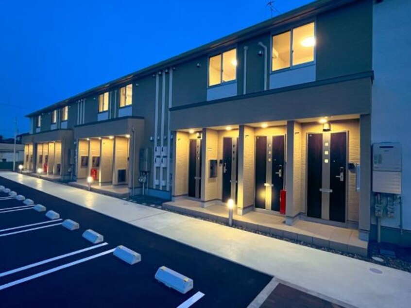 外観写真（夜） ジュラン