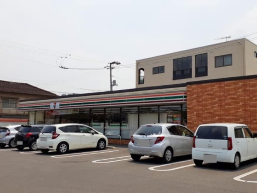 セブンイレブン 福山南本庄店(コンビニ)まで518m グランべレオ南本庄三丁目